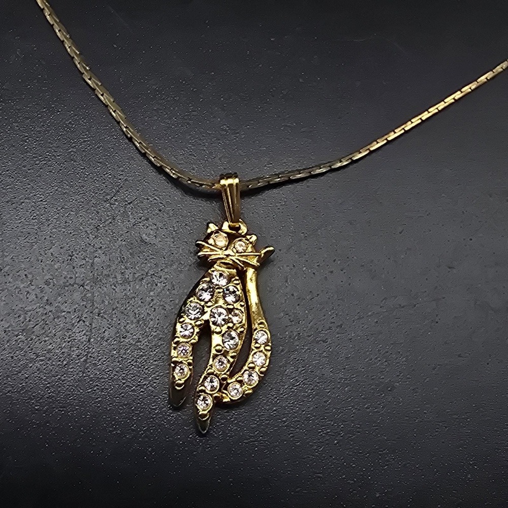 Avon Rhinestone Cat Necklace Pendant Gold Tone Vintage Costume Jewelry